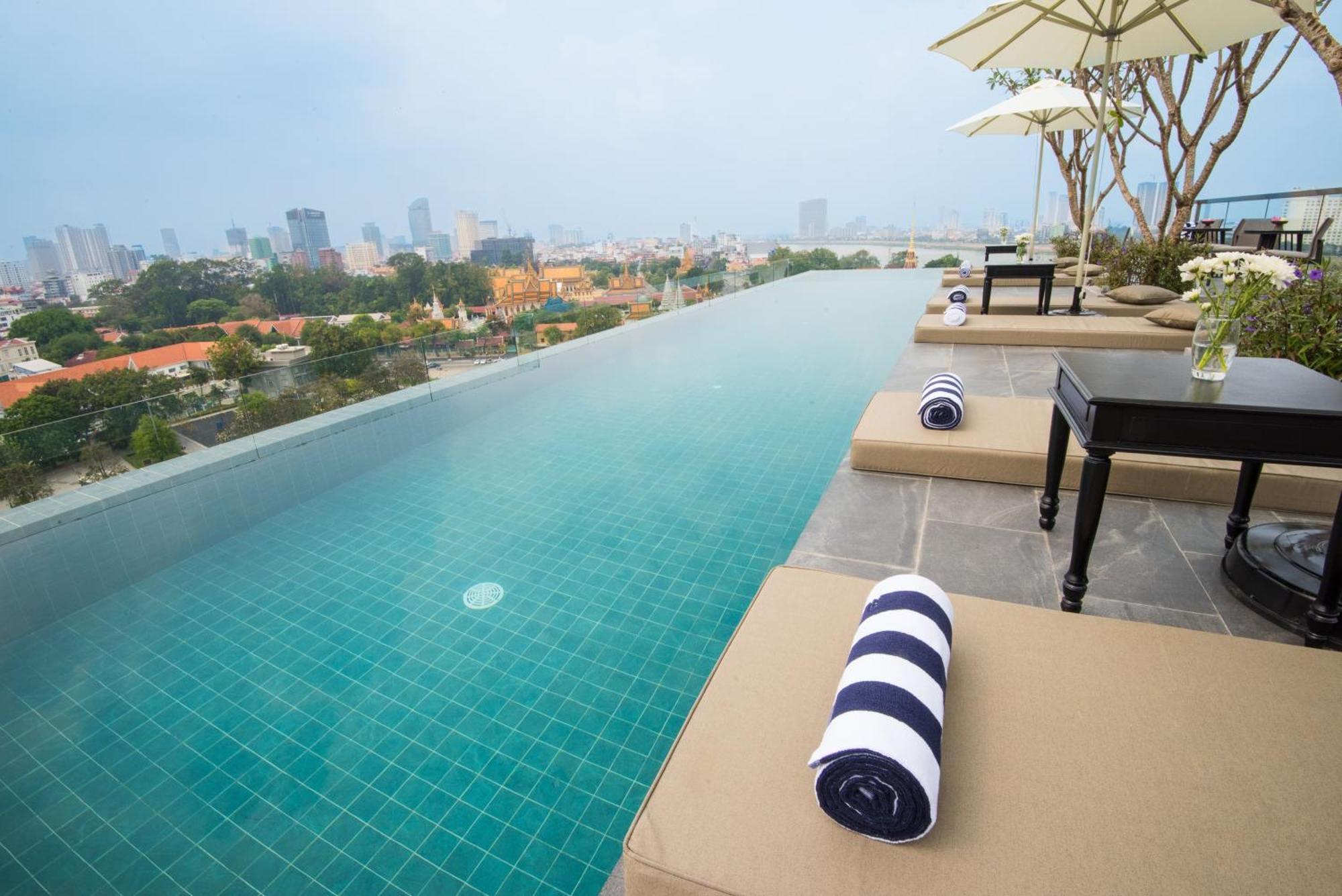 Glow Park Hotel Grand Royal Palace Phnom Penh Exterior photo